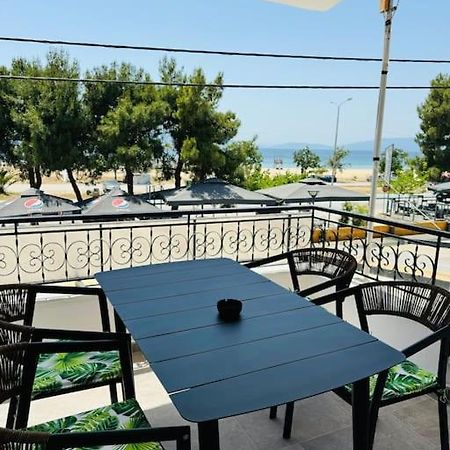 Seaviewapartment Ofrínion Esterno foto