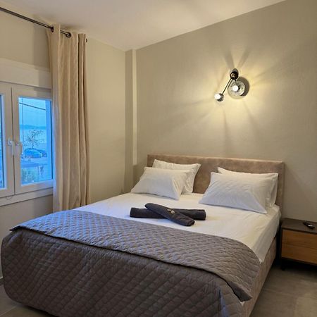 Seaviewapartment Ofrínion Esterno foto