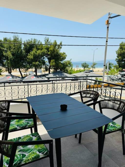 Seaviewapartment Ofrínion Esterno foto